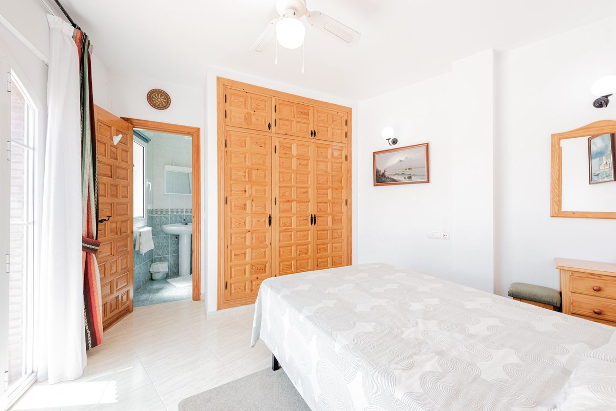 5 Bed Townhouse for sale in Nerja Costa Del Sol East, Málaga, Spain