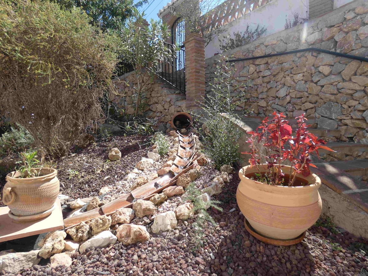 5 Bed Townhouse for sale in Nerja Costa Del Sol East, Málaga, Spain
