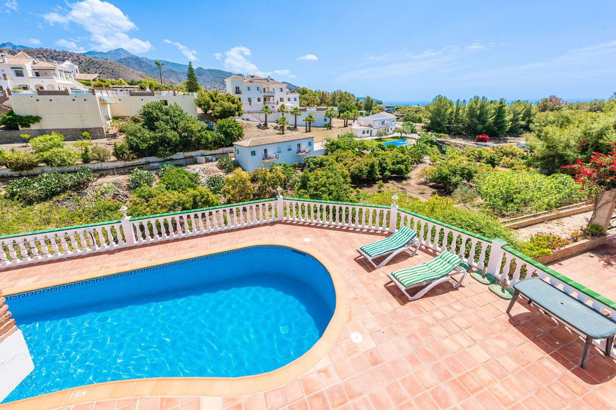 5 Bed Townhouse for sale in Nerja Costa Del Sol East, Málaga, Spain