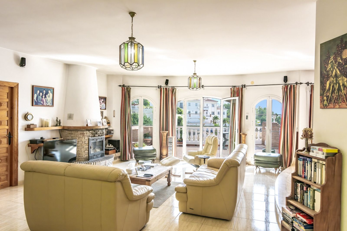 5 Bed Townhouse for sale in Nerja Costa Del Sol East, Málaga, Spain