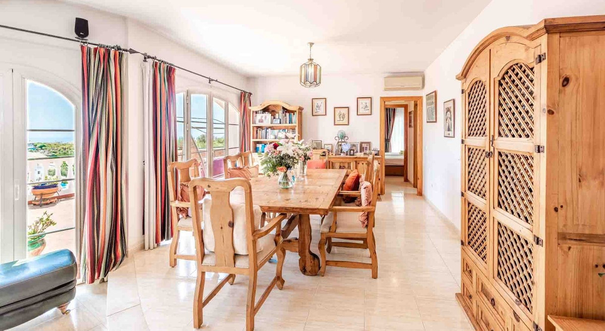 5 Bed Townhouse for sale in Nerja Costa Del Sol East, Málaga, Spain