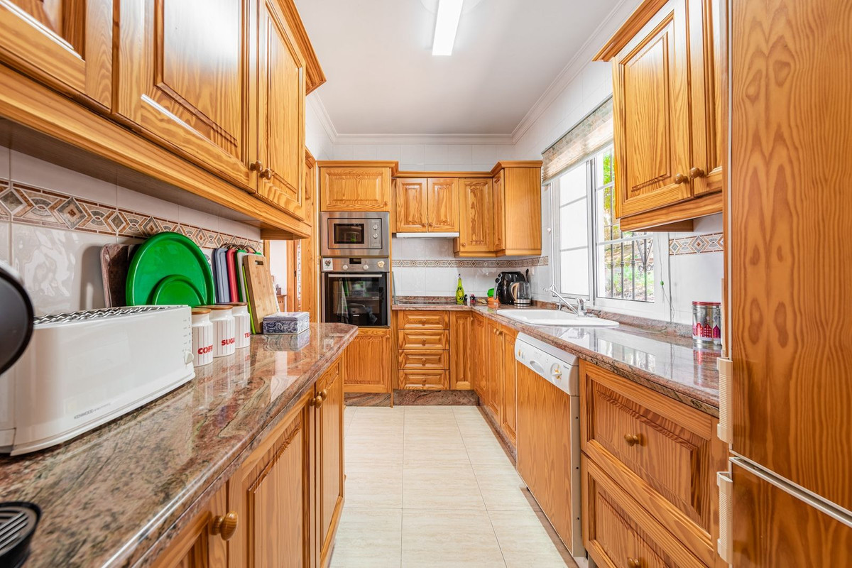 5 Bed Townhouse for sale in Nerja Costa Del Sol East, Málaga, Spain