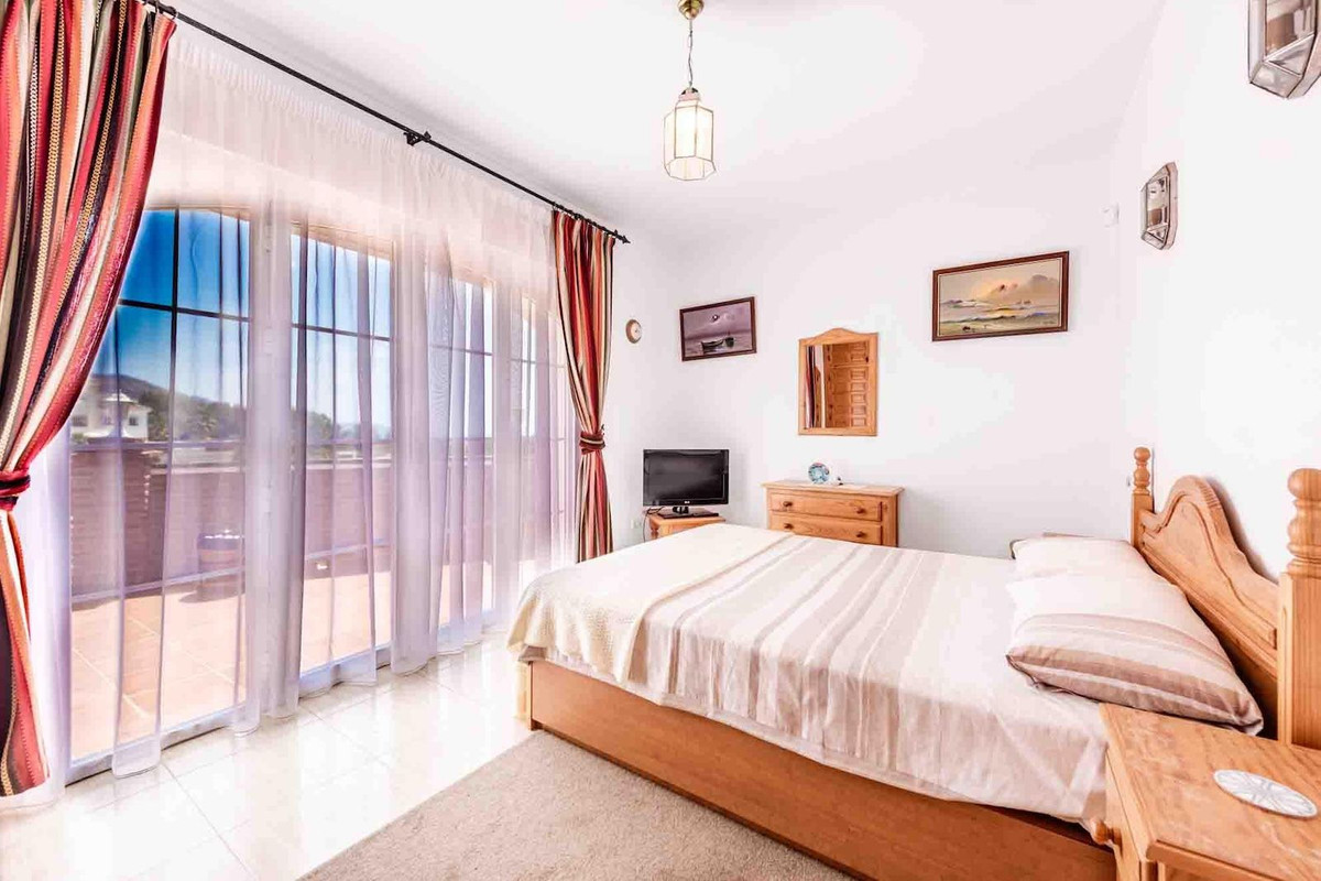 5 Bed Townhouse for sale in Nerja Costa Del Sol East, Málaga, Spain
