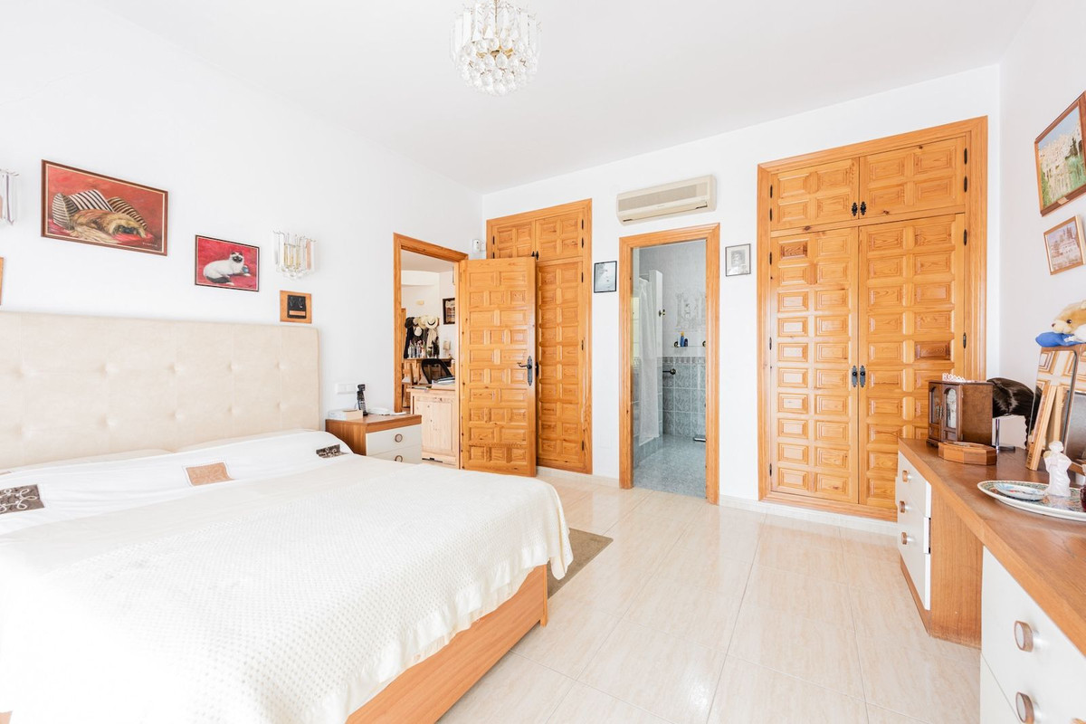 5 Bed Townhouse for sale in Nerja Costa Del Sol East, Málaga, Spain