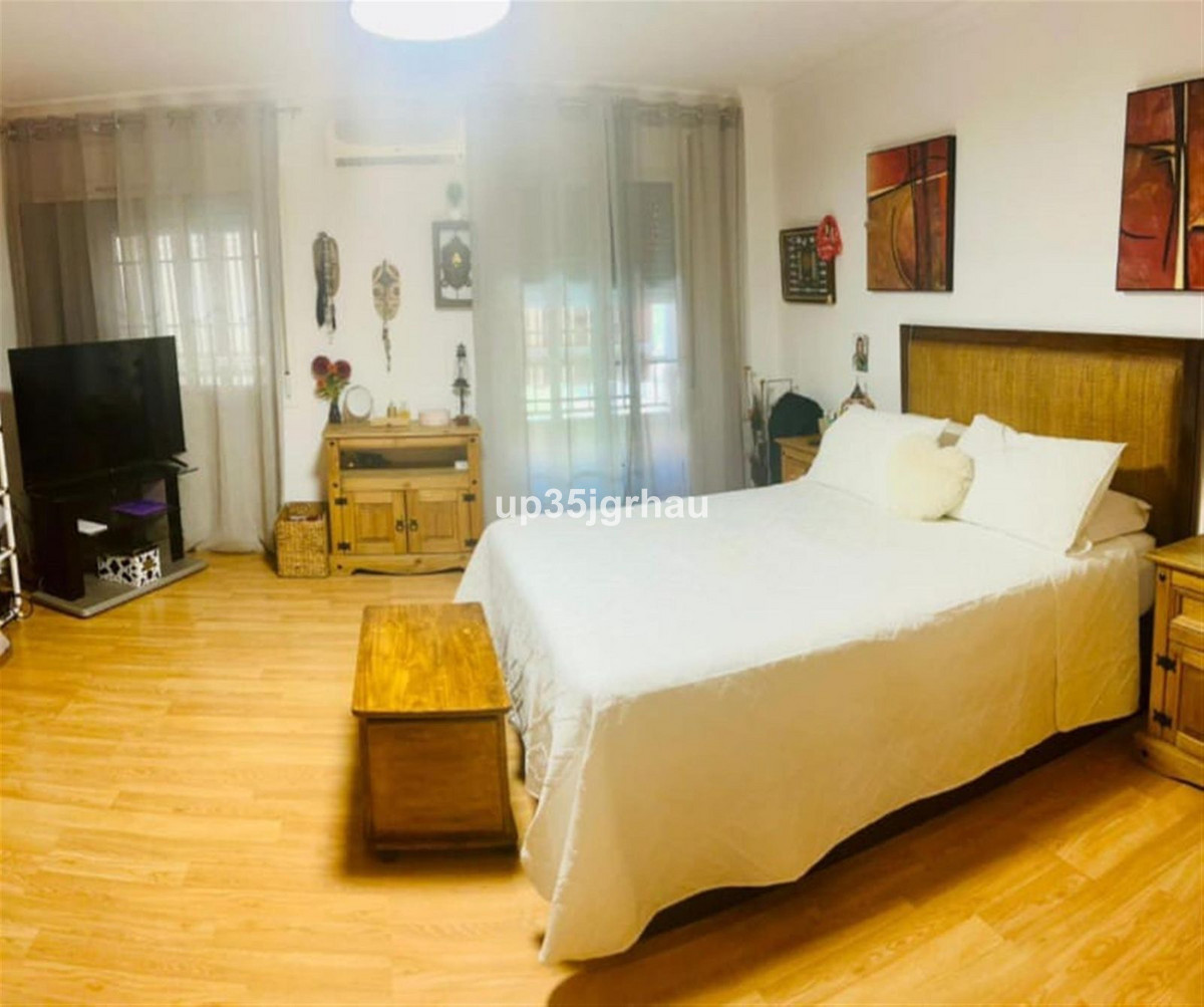 3 Bed Apartment for sale in Estepona Costa Del Sol, Málaga, Spain