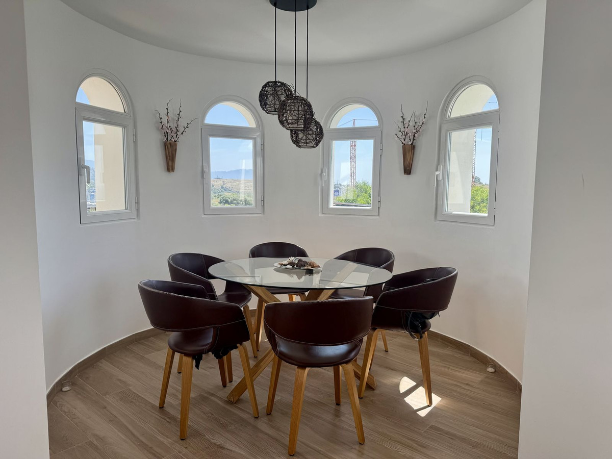 Se vende Villa - Chalet de 4 dormitorios en Costa Del Sol, Málaga, España
