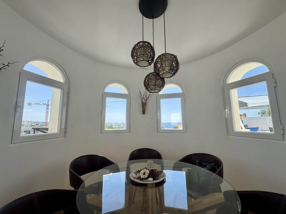 Se vende Villa - Chalet de 4 dormitorios en Costa Del Sol, Málaga, España