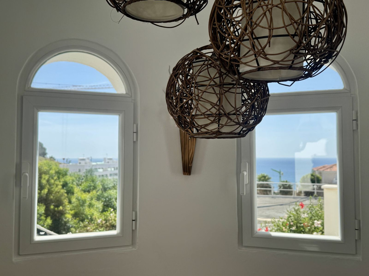 Se vende Villa - Chalet de 4 dormitorios en Costa Del Sol, Málaga, España
