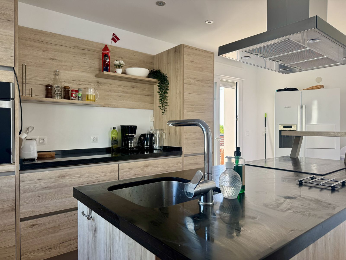 Se vende Villa - Chalet de 4 dormitorios en Costa Del Sol, Málaga, España