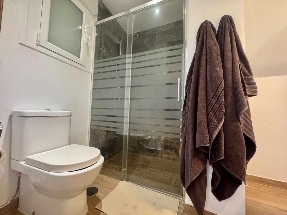 Se vende Villa - Chalet de 4 dormitorios en Costa Del Sol, Málaga, España