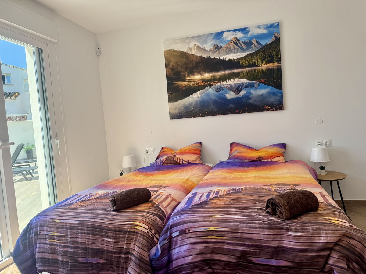 Se vende Villa - Chalet de 4 dormitorios en Costa Del Sol, Málaga, España