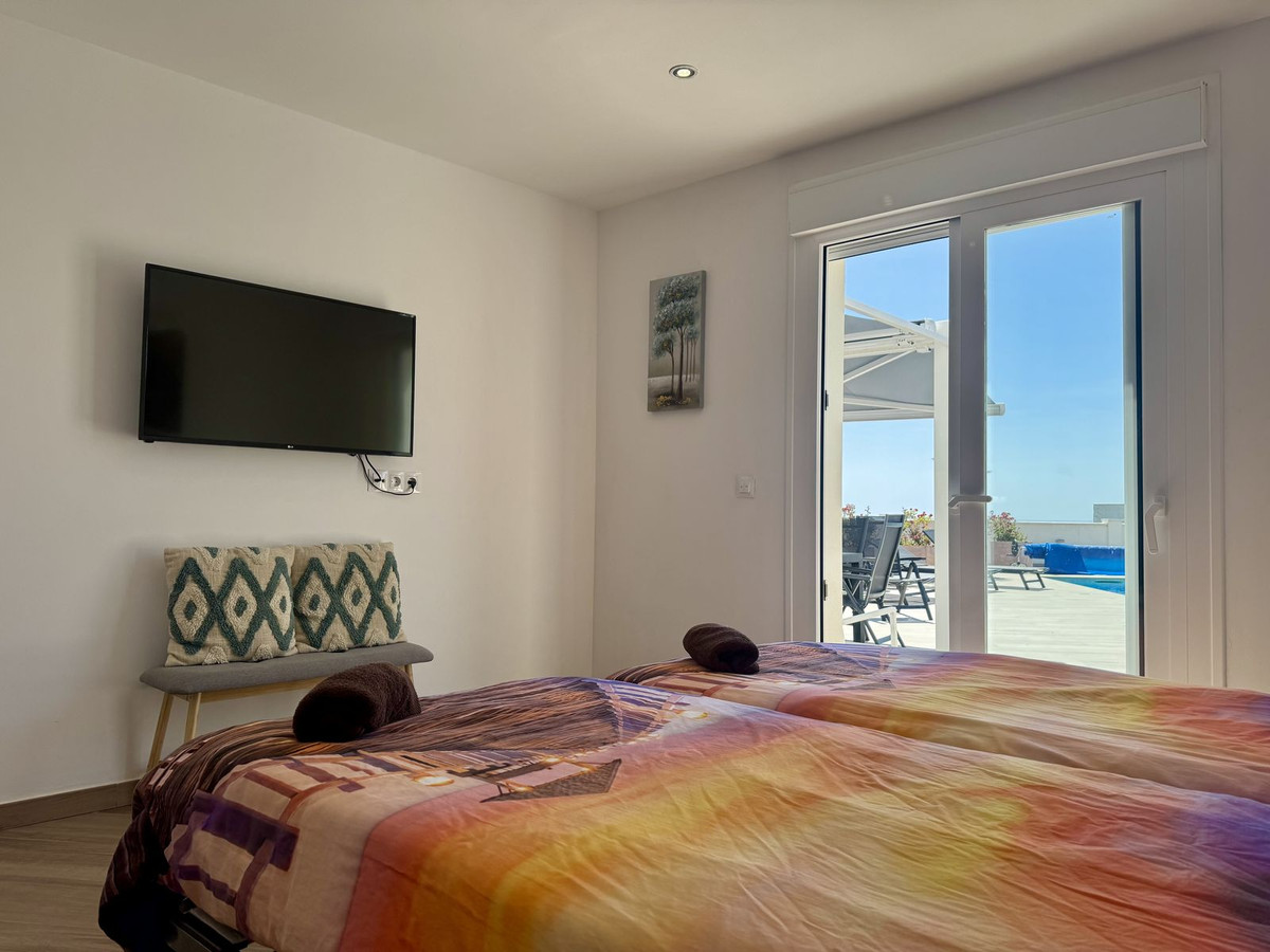 Se vende Villa - Chalet de 4 dormitorios en Costa Del Sol, Málaga, España