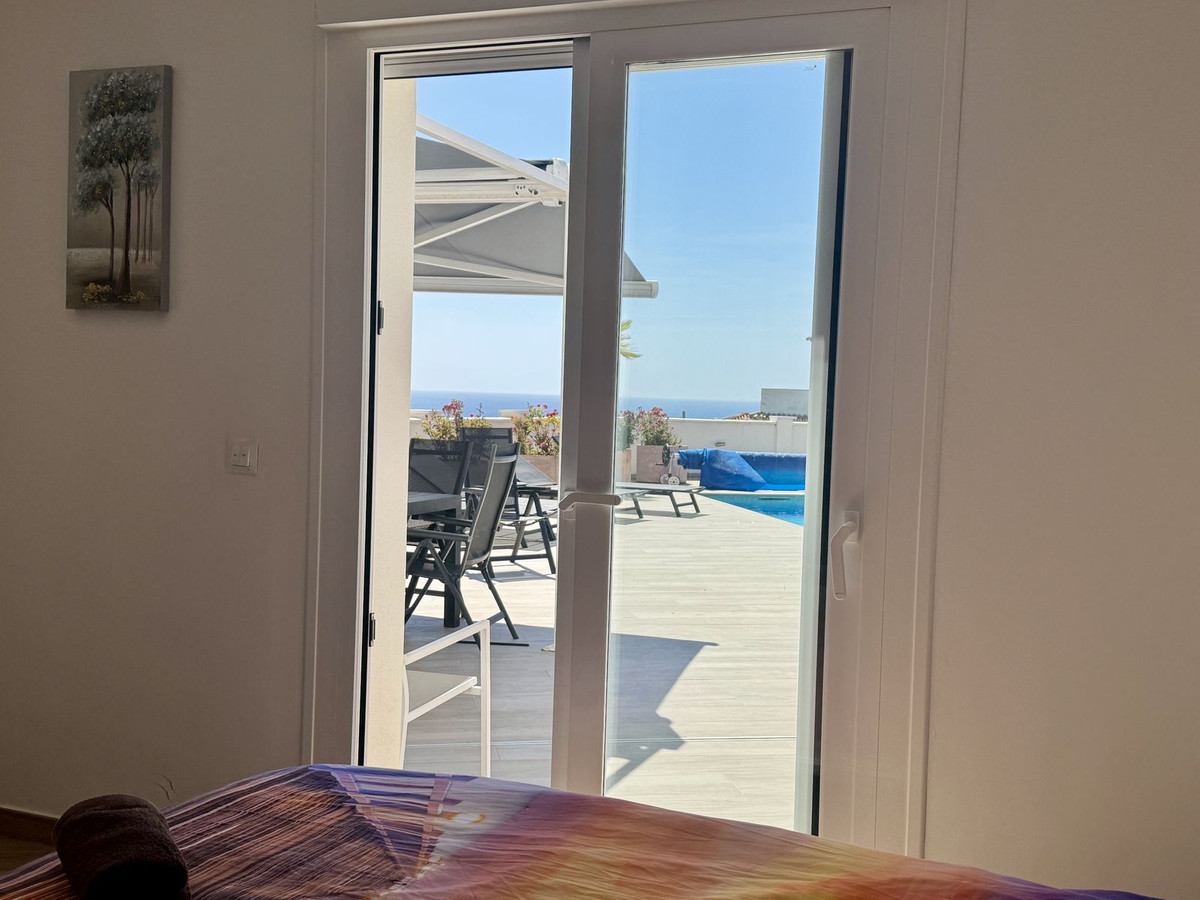 Se vende Villa - Chalet de 4 dormitorios en Costa Del Sol, Málaga, España
