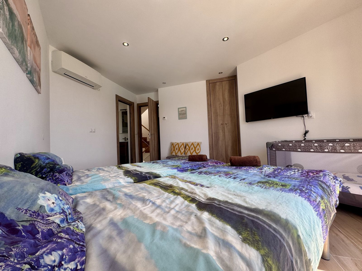 Se vende Villa - Chalet de 4 dormitorios en Costa Del Sol, Málaga, España