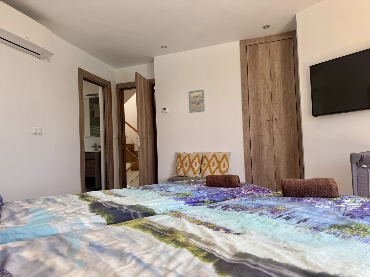 Se vende Villa - Chalet de 4 dormitorios en Costa Del Sol, Málaga, España