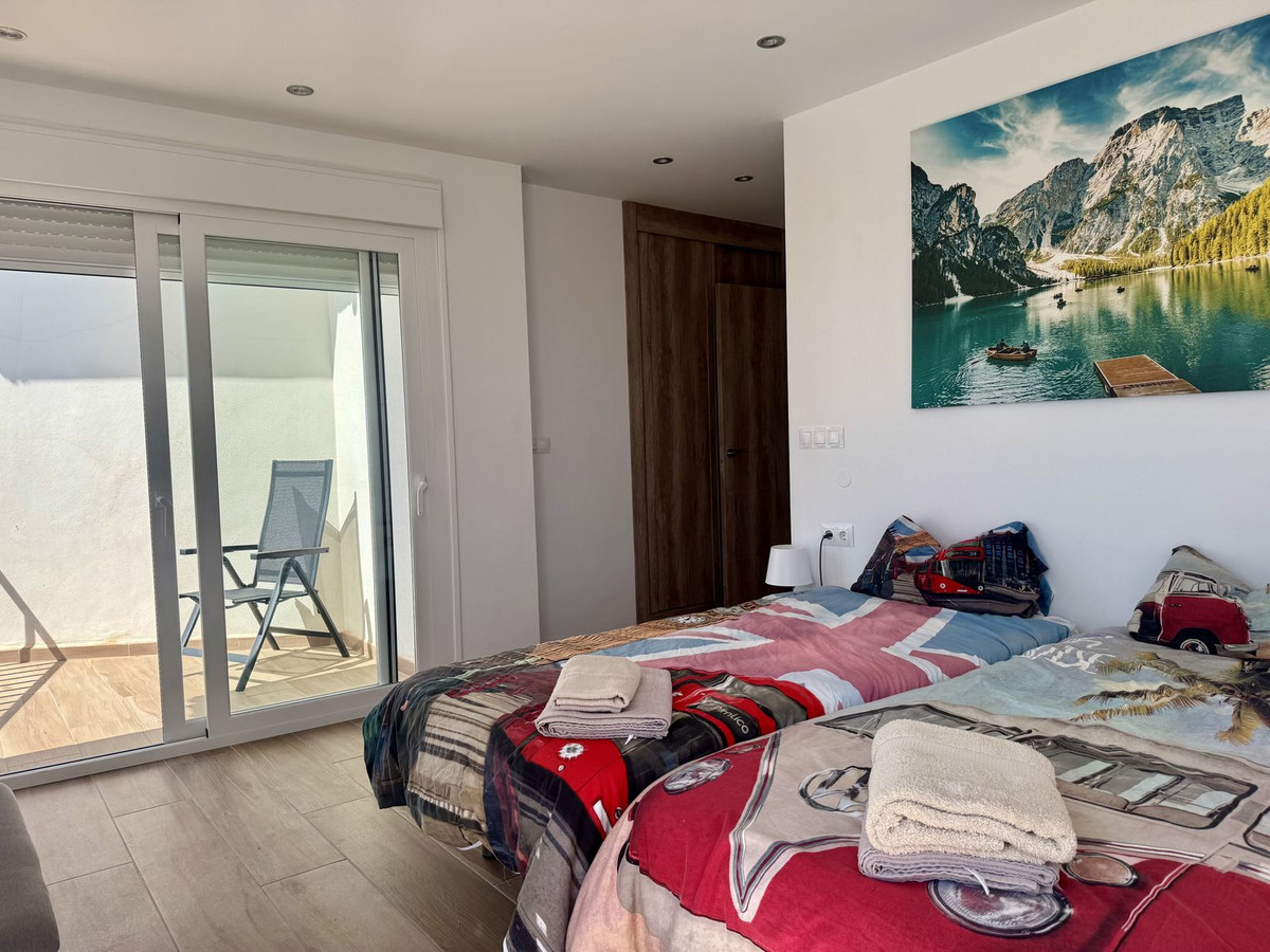 Se vende Villa - Chalet de 4 dormitorios en Costa Del Sol, Málaga, España