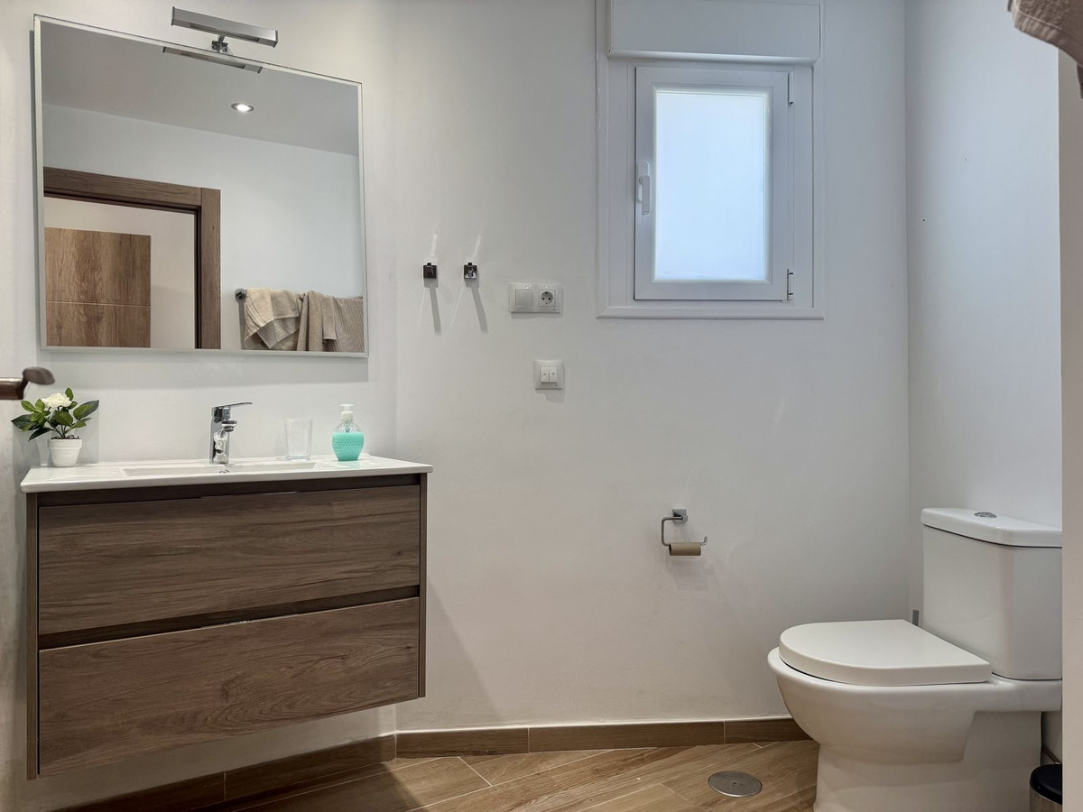 Se vende Villa - Chalet de 4 dormitorios en Costa Del Sol, Málaga, España