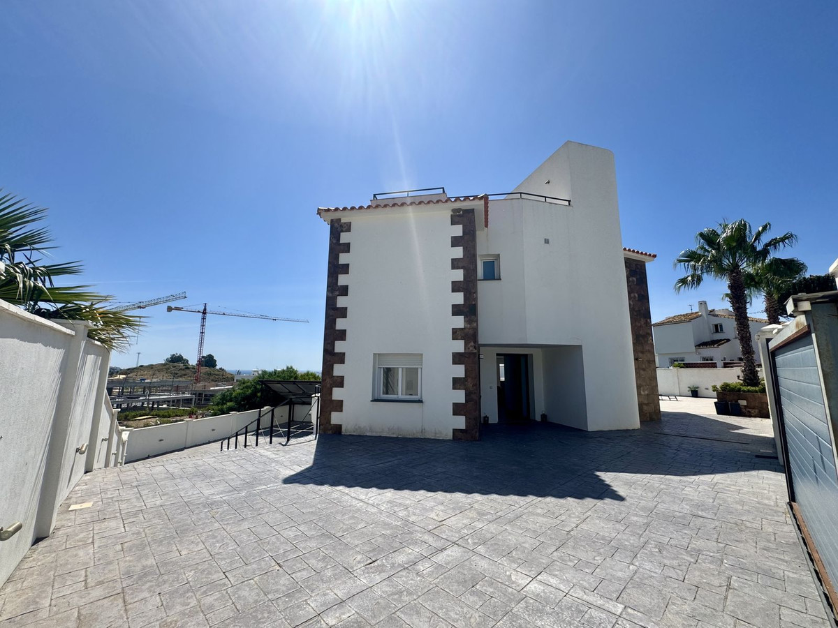 Se vende Villa - Chalet de 4 dormitorios en Costa Del Sol, Málaga, España