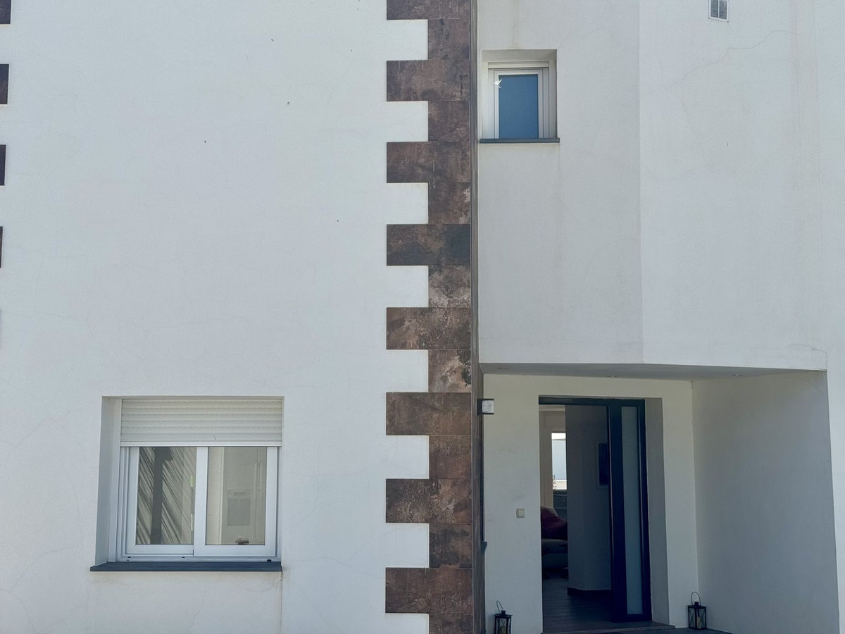 Se vende Villa - Chalet de 4 dormitorios en Costa Del Sol, Málaga, España