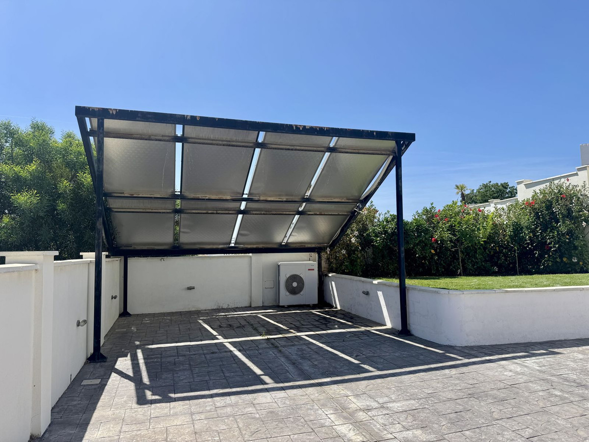 Se vende Villa - Chalet de 4 dormitorios en Costa Del Sol, Málaga, España