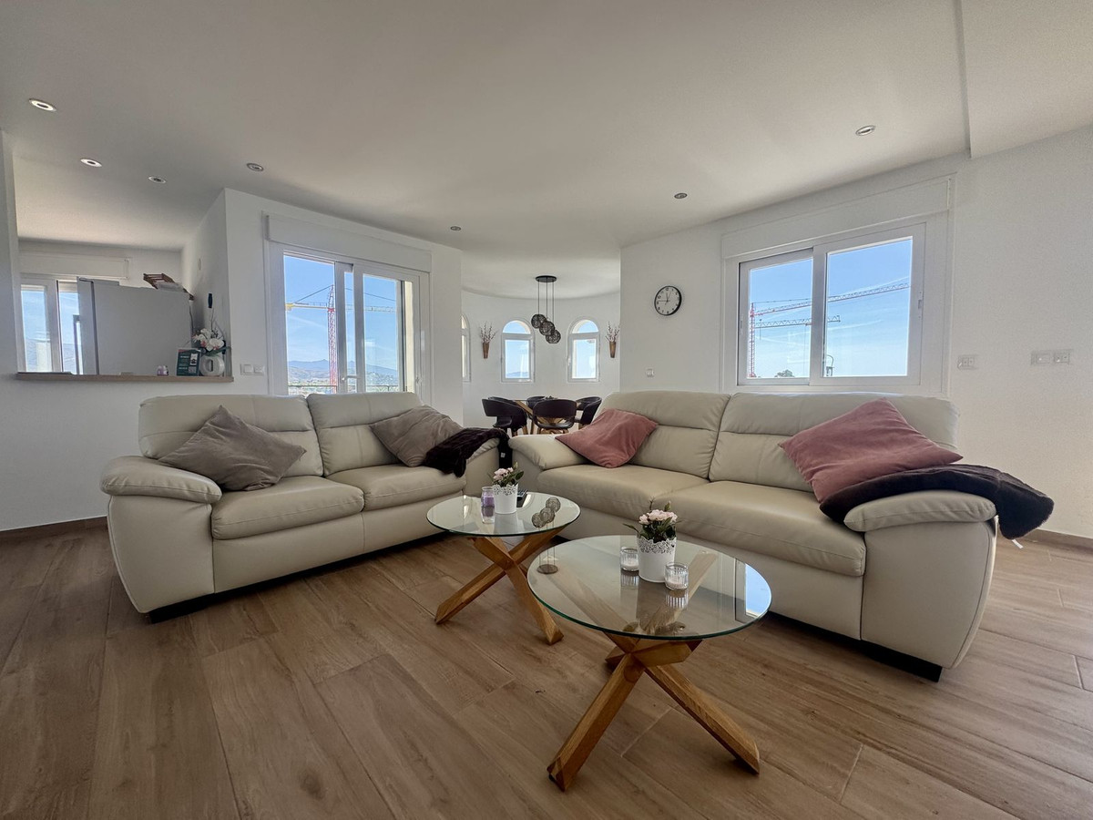 Se vende Villa - Chalet de 4 dormitorios en Costa Del Sol, Málaga, España