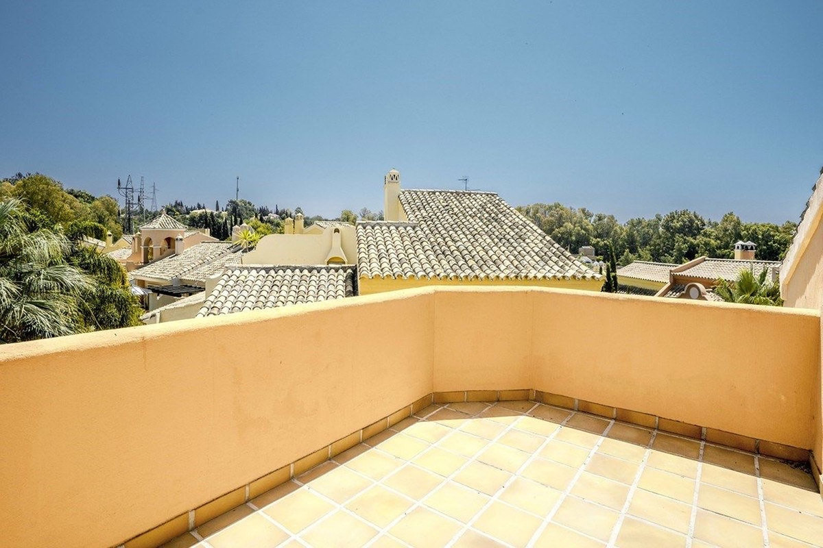 4 Bed Townhouse for sale in The Golden Mile Costa Del Sol, Málaga, Spain