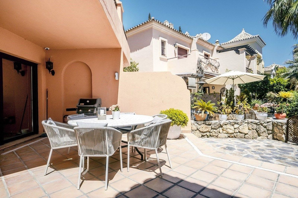 4 Bed Townhouse for sale in The Golden Mile Costa Del Sol, Málaga, Spain