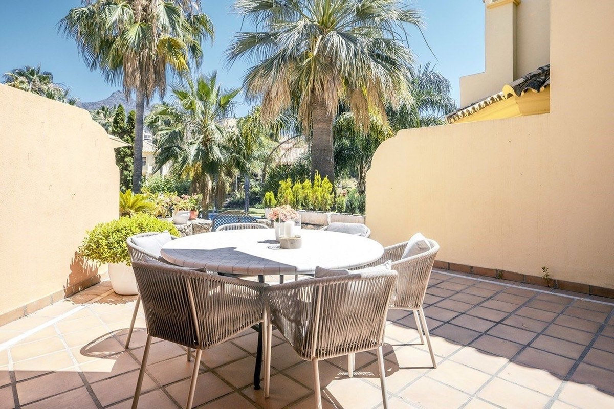 4 Bed Townhouse for sale in The Golden Mile Costa Del Sol, Málaga, Spain