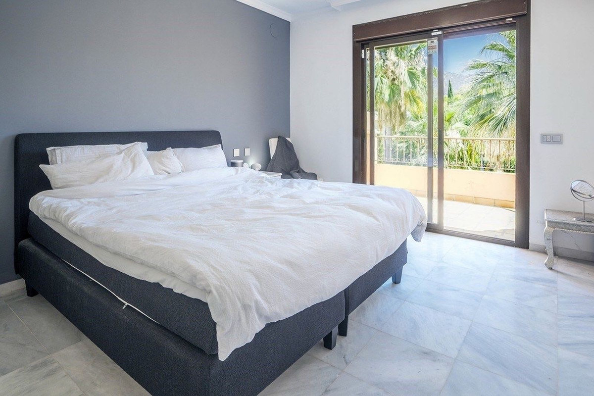 4 Bed Townhouse for sale in The Golden Mile Costa Del Sol, Málaga, Spain