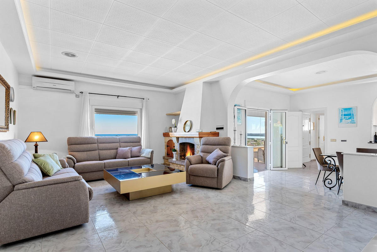 Se vende Villa - Chalet de 5 dormitorios en Costa Blanca, Alicante, España