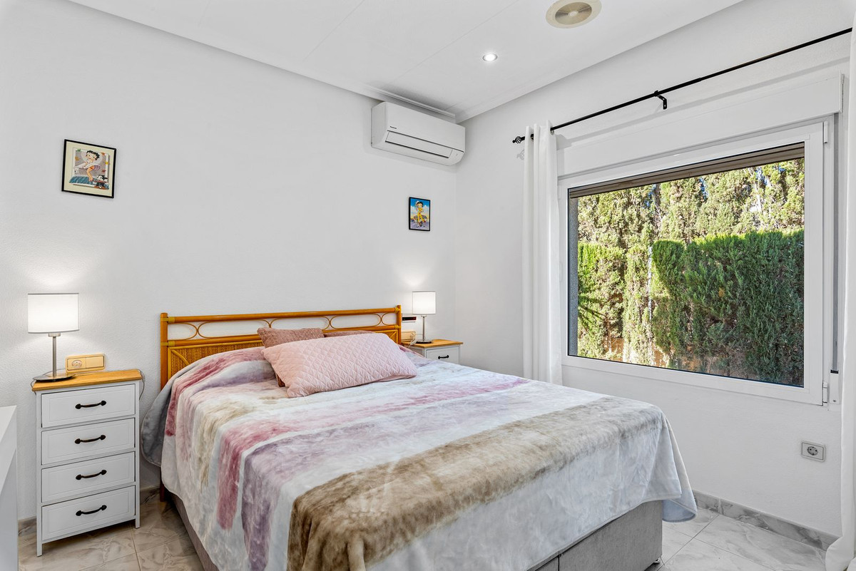 Se vende Villa - Chalet de 5 dormitorios en Costa Blanca, Alicante, España