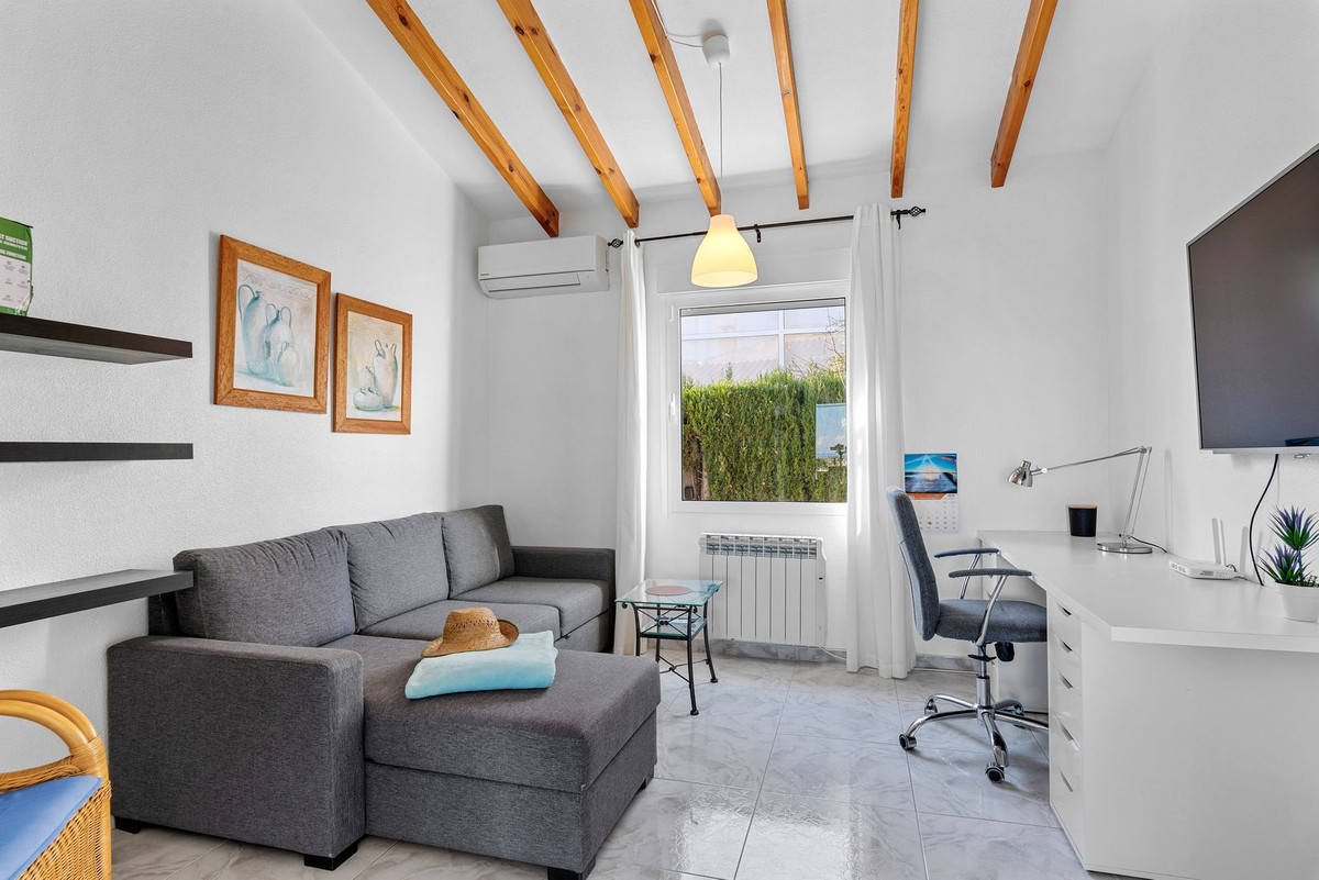 Se vende Villa - Chalet de 5 dormitorios en Costa Blanca, Alicante, España