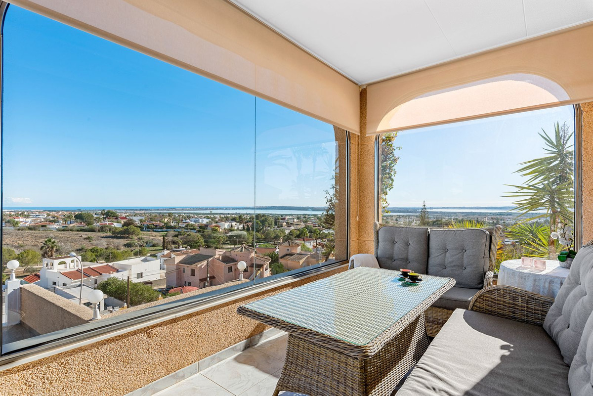 Se vende Villa - Chalet de 5 dormitorios en Costa Blanca, Alicante, España