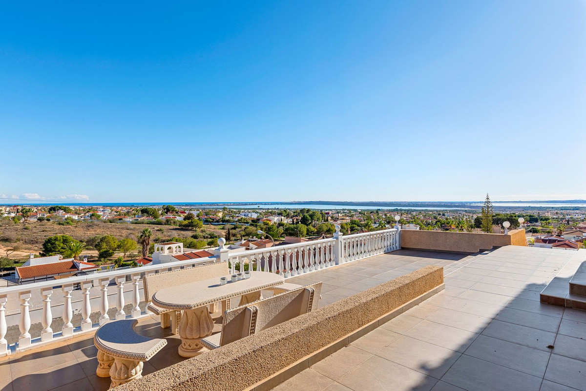 Se vende Villa - Chalet de 5 dormitorios en Costa Blanca, Alicante, España