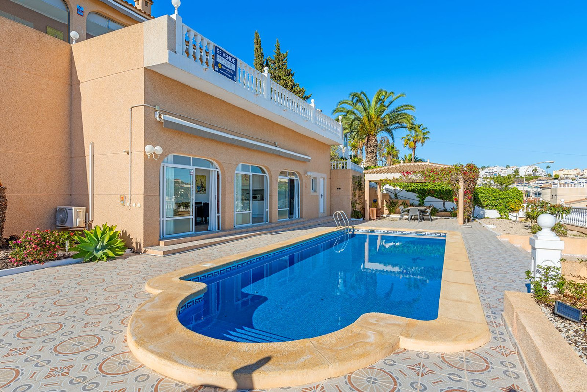 Se vende Villa - Chalet de 5 dormitorios en Costa Blanca, Alicante, España