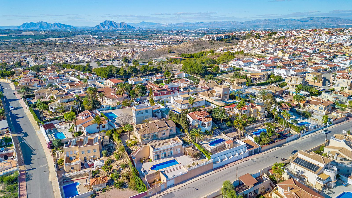 Se vende Villa - Chalet de 5 dormitorios en Costa Blanca, Alicante, España