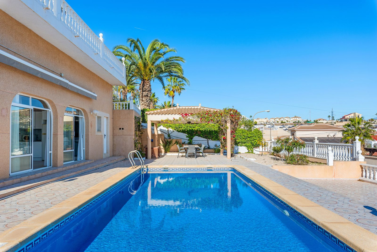 Se vende Villa - Chalet de 5 dormitorios en Costa Blanca, Alicante, España