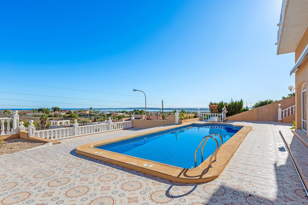 Se vende Villa - Chalet de 5 dormitorios en Costa Blanca, Alicante, España