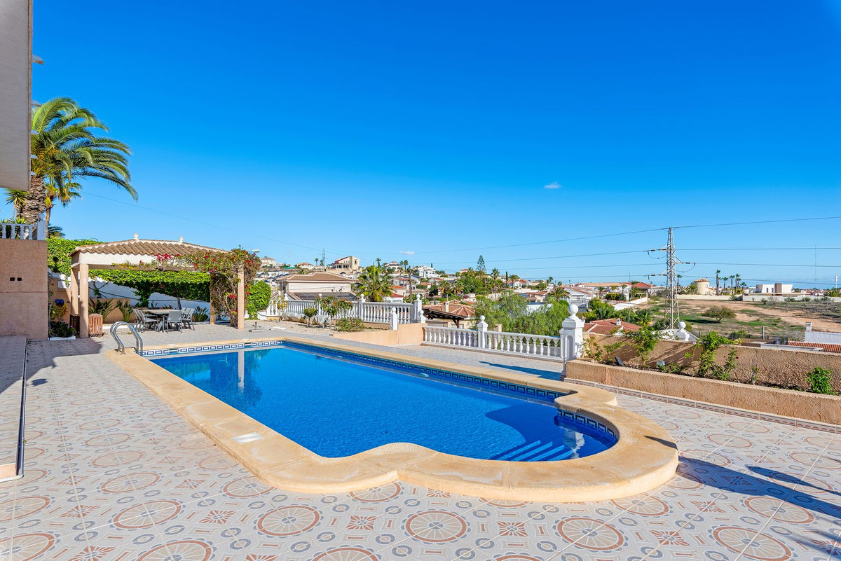 Se vende Villa - Chalet de 5 dormitorios en Costa Blanca, Alicante, España