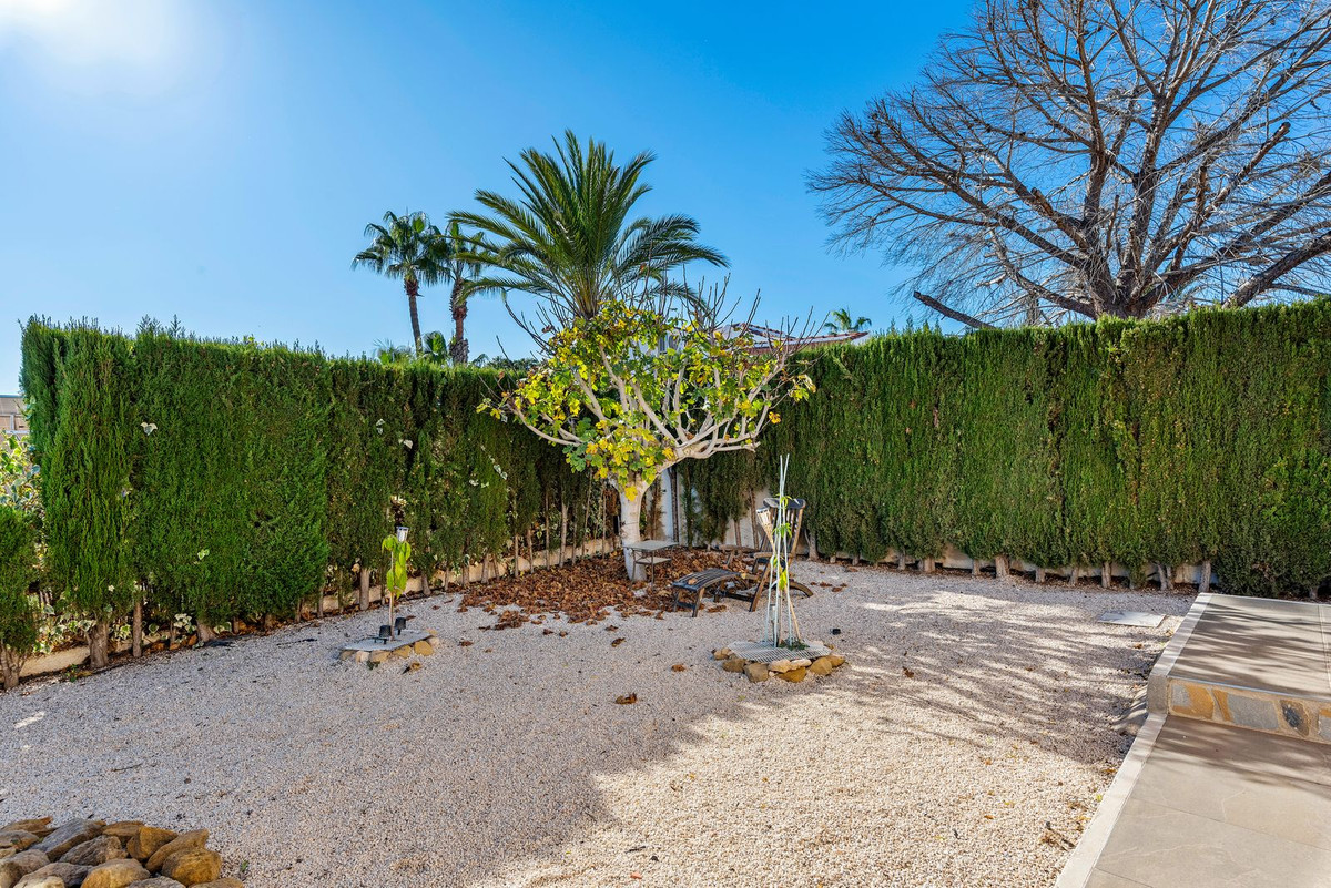Se vende Villa - Chalet de 5 dormitorios en Costa Blanca, Alicante, España