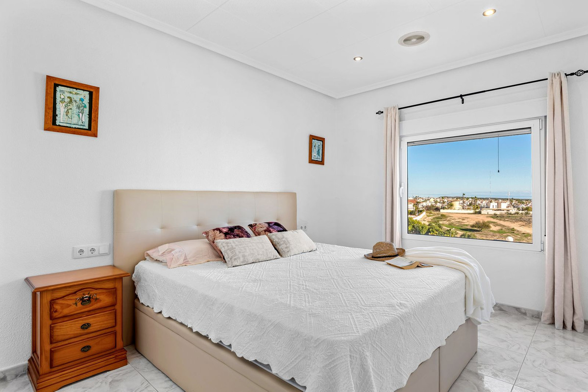 Se vende Villa - Chalet de 5 dormitorios en Costa Blanca, Alicante, España