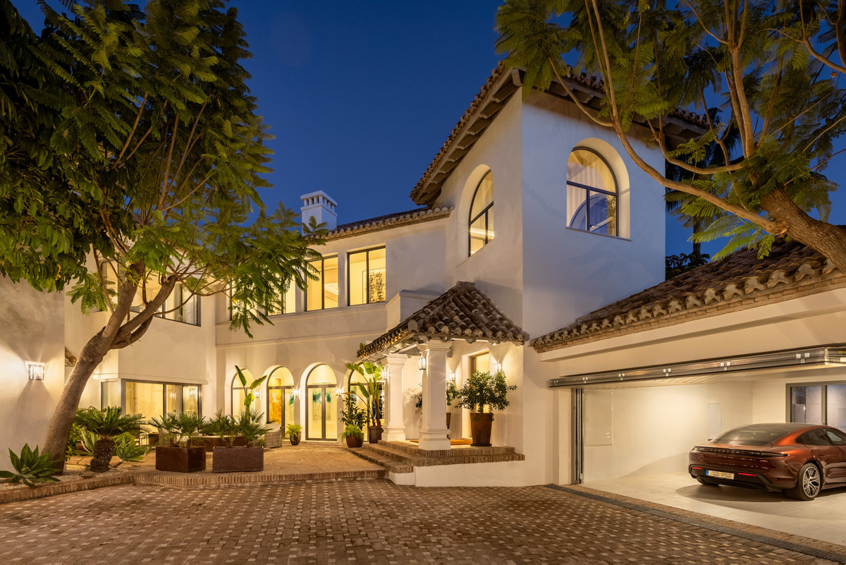Se vende Villa - Chalet de 7 dormitorios en Costa Del Sol, Málaga, España