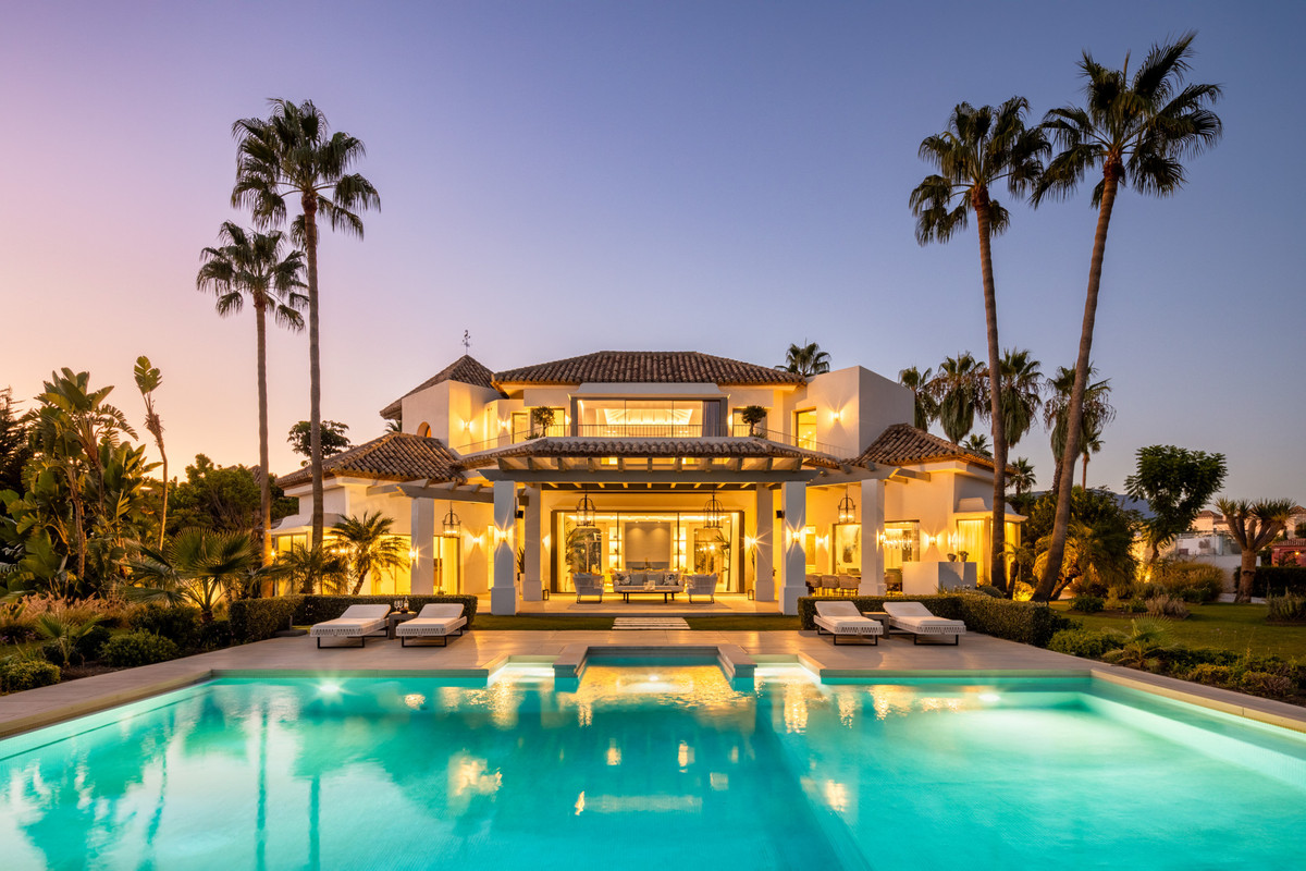 Se vende Villa - Chalet de 7 dormitorios en Costa Del Sol, Málaga, España