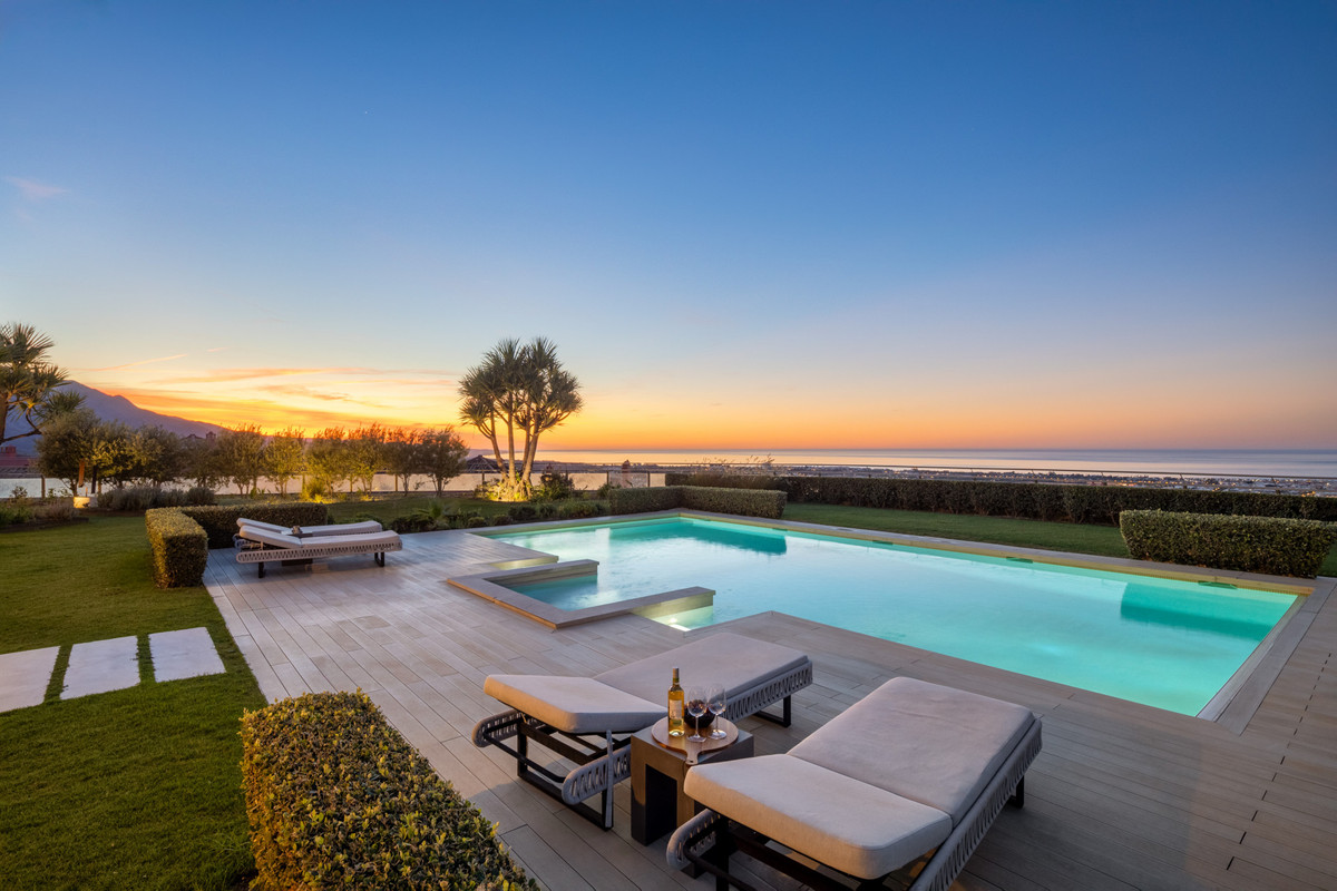 Se vende Villa - Chalet de 7 dormitorios en Costa Del Sol, Málaga, España