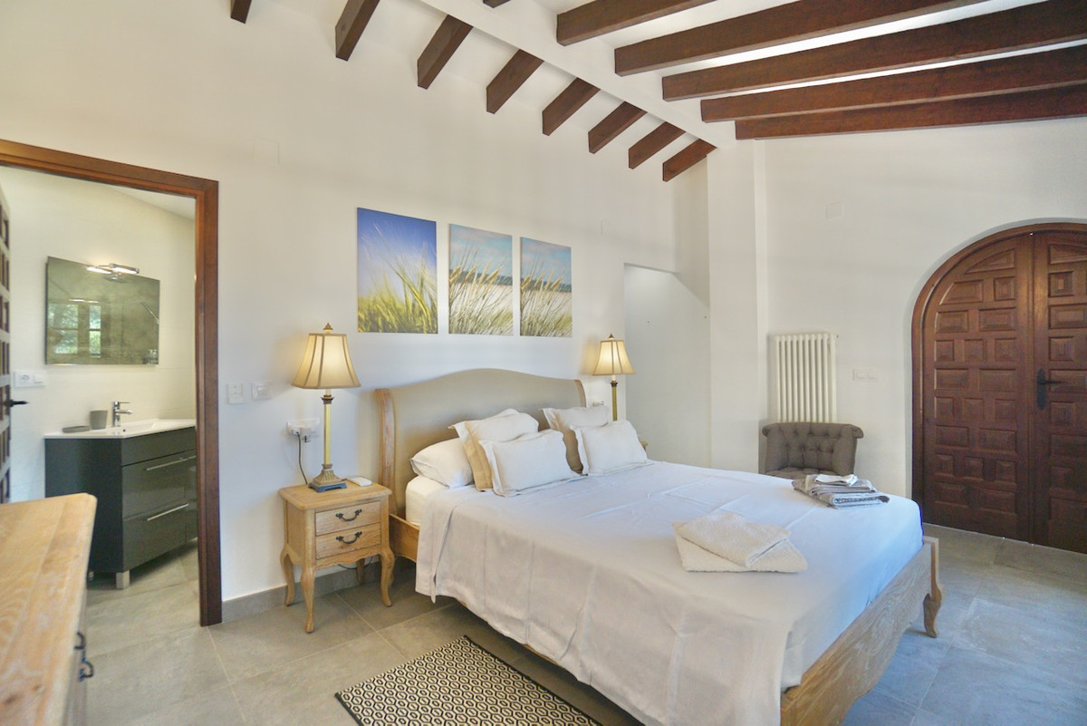 Se vende Villa - Chalet de 4 dormitorios en Costa Blanca, Alicante, España