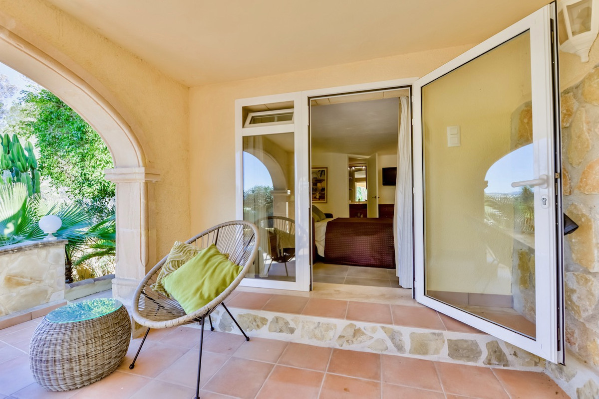 Se vende Villa - Chalet de 4 dormitorios en Costa Blanca, Alicante, España