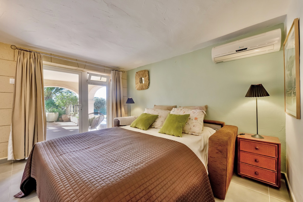 Se vende Villa - Chalet de 4 dormitorios en Costa Blanca, Alicante, España