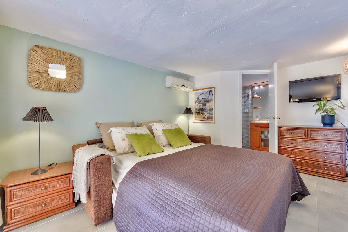 Se vende Villa - Chalet de 4 dormitorios en Costa Blanca, Alicante, España