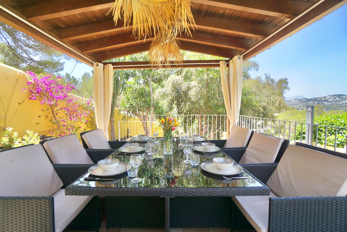 Se vende Villa - Chalet de 4 dormitorios en Costa Blanca, Alicante, España