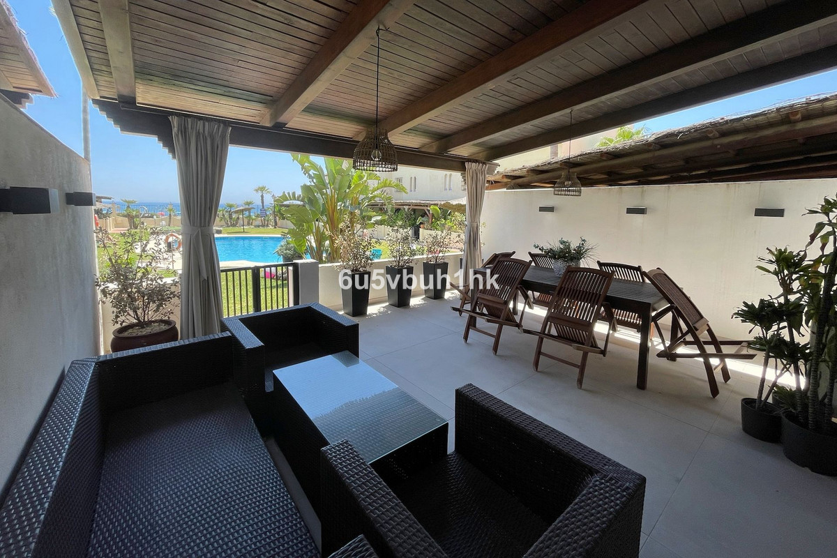 3 Bed Townhouse for sale in Casares Costa Del Sol, Málaga, Spain